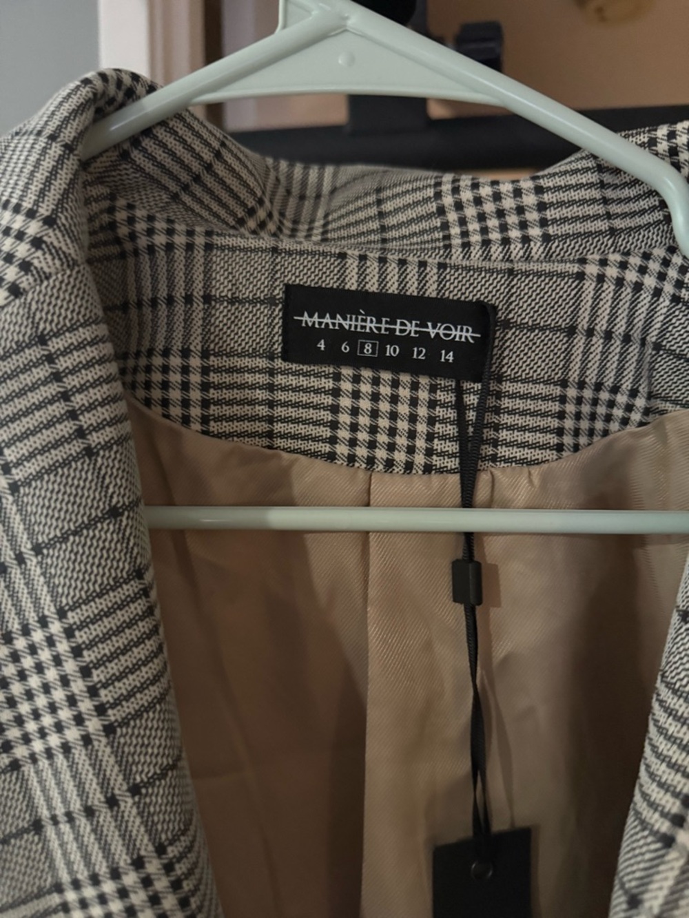 Maniere De Voir Cream & Black Plaid Cropped Blazer - Picture 2 of 7